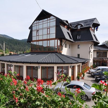 Hotel Cosmos Câmpulung Moldovenesc Εξωτερικό φωτογραφία