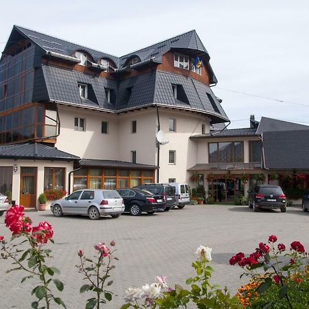 Hotel Cosmos Câmpulung Moldovenesc Εξωτερικό φωτογραφία
