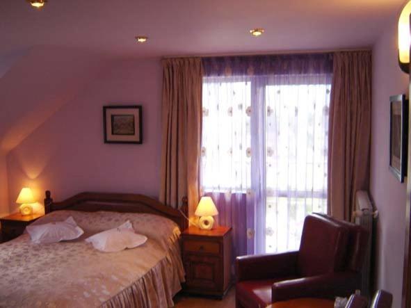 Hotel Cosmos Câmpulung Moldovenesc Δωμάτιο φωτογραφία