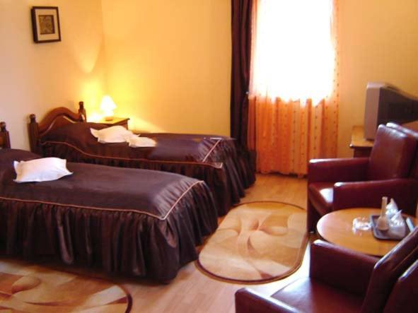 Hotel Cosmos Câmpulung Moldovenesc Δωμάτιο φωτογραφία