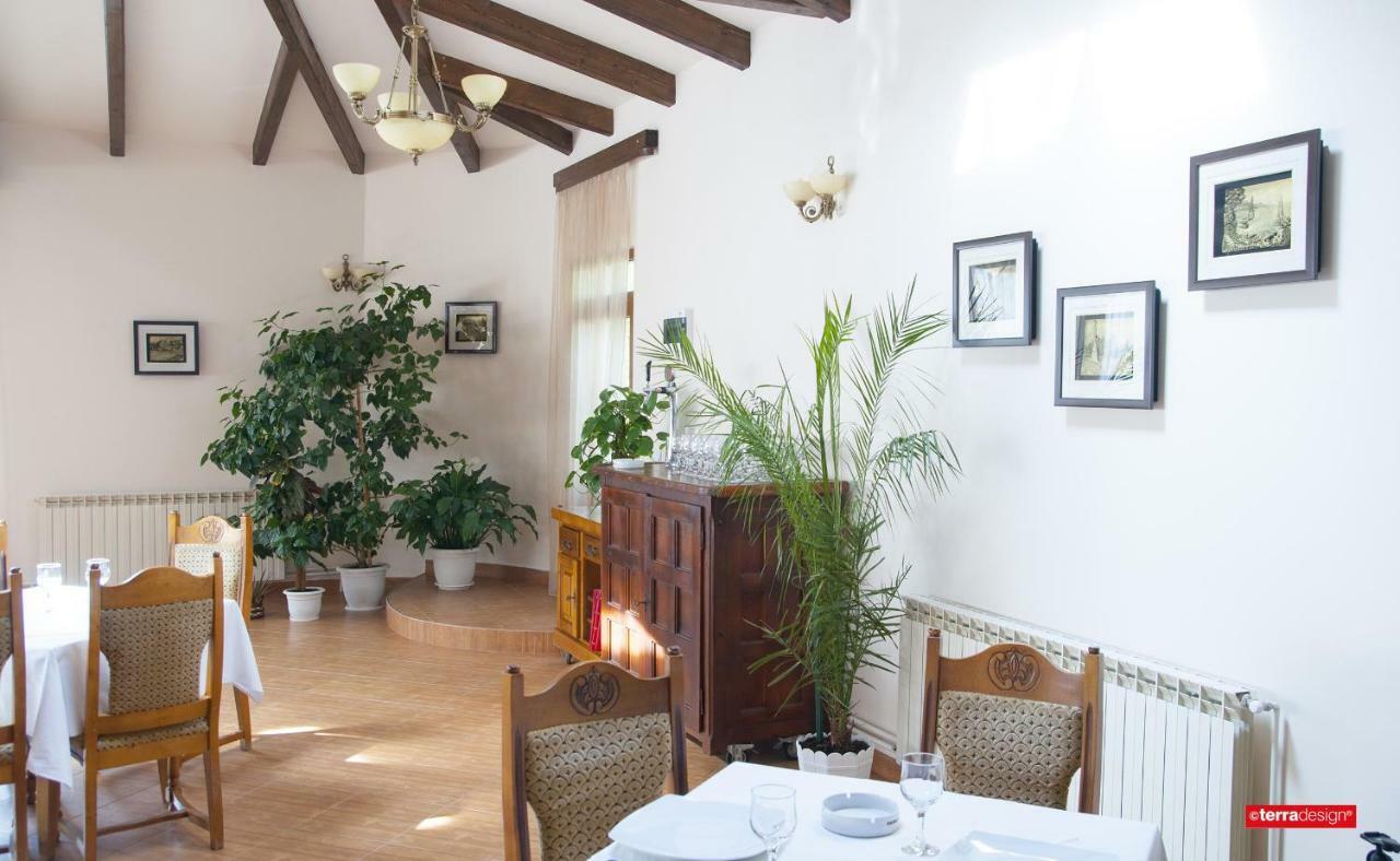 Hotel Cosmos Câmpulung Moldovenesc Εξωτερικό φωτογραφία