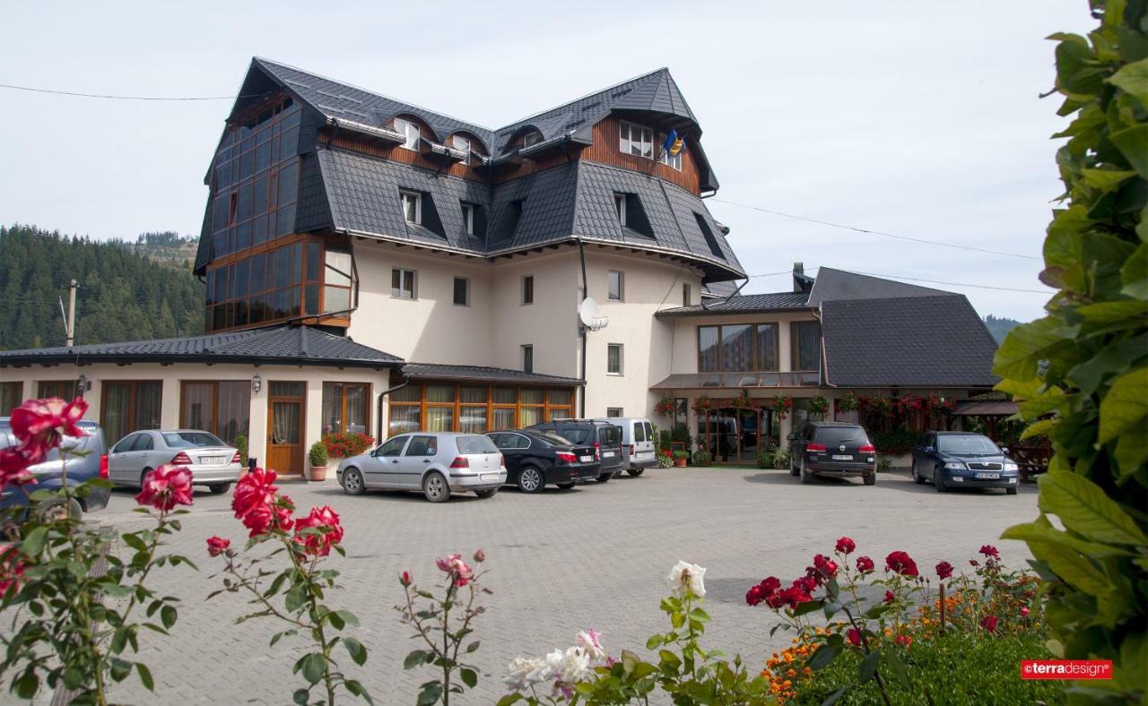 Hotel Cosmos Câmpulung Moldovenesc Εξωτερικό φωτογραφία