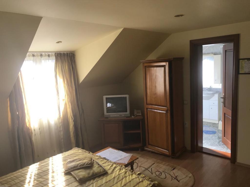 Hotel Cosmos Câmpulung Moldovenesc Εξωτερικό φωτογραφία