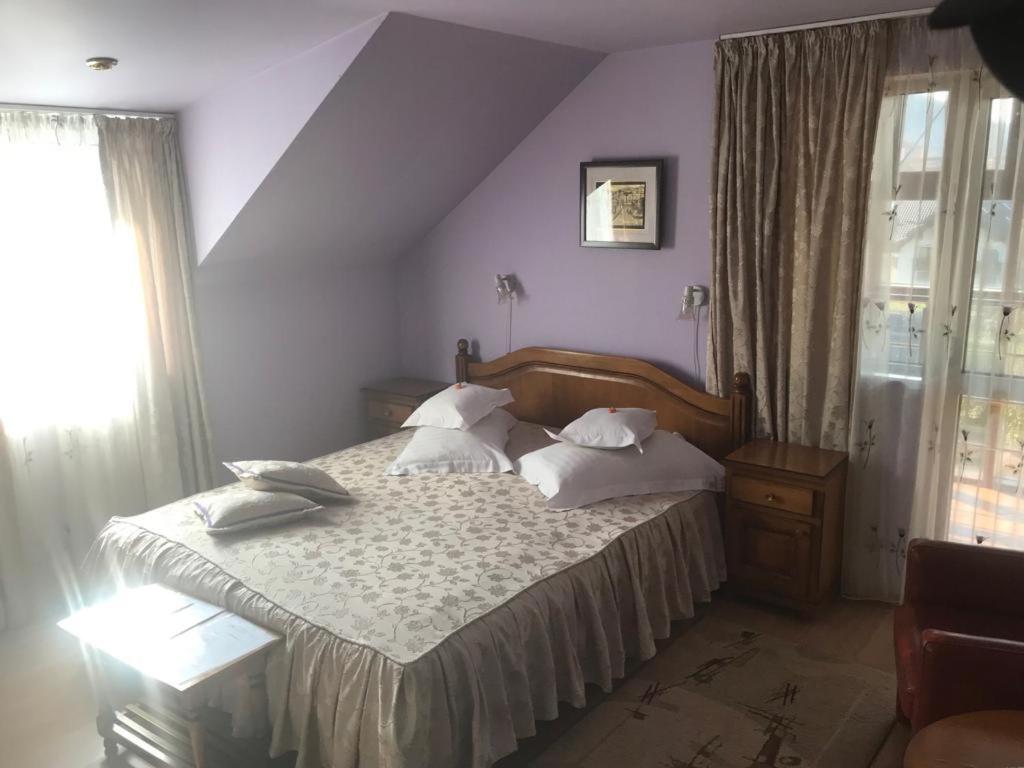 Hotel Cosmos Câmpulung Moldovenesc Εξωτερικό φωτογραφία