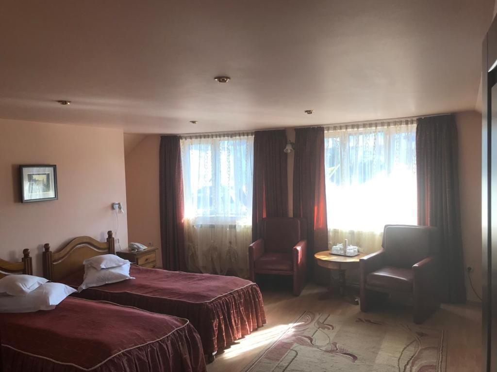 Hotel Cosmos Câmpulung Moldovenesc Εξωτερικό φωτογραφία