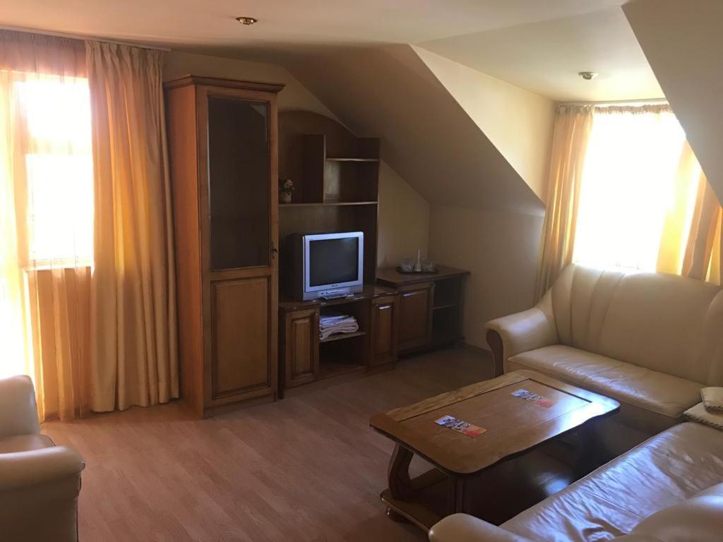 Hotel Cosmos Câmpulung Moldovenesc Εξωτερικό φωτογραφία