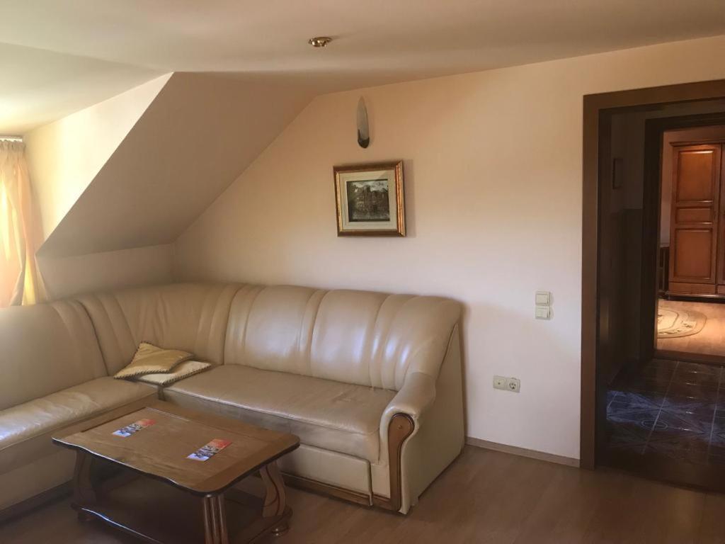 Hotel Cosmos Câmpulung Moldovenesc Εξωτερικό φωτογραφία
